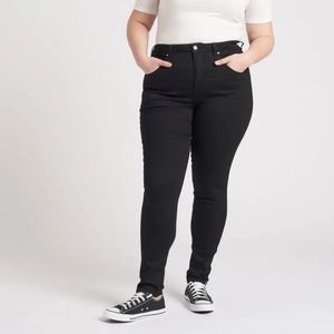 Universal Standard Seine high rise black 32 inch skinny jeans